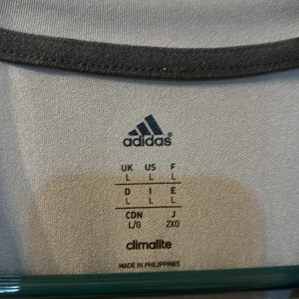 Adidas Climalite Basic Tee Size Large - image 4
